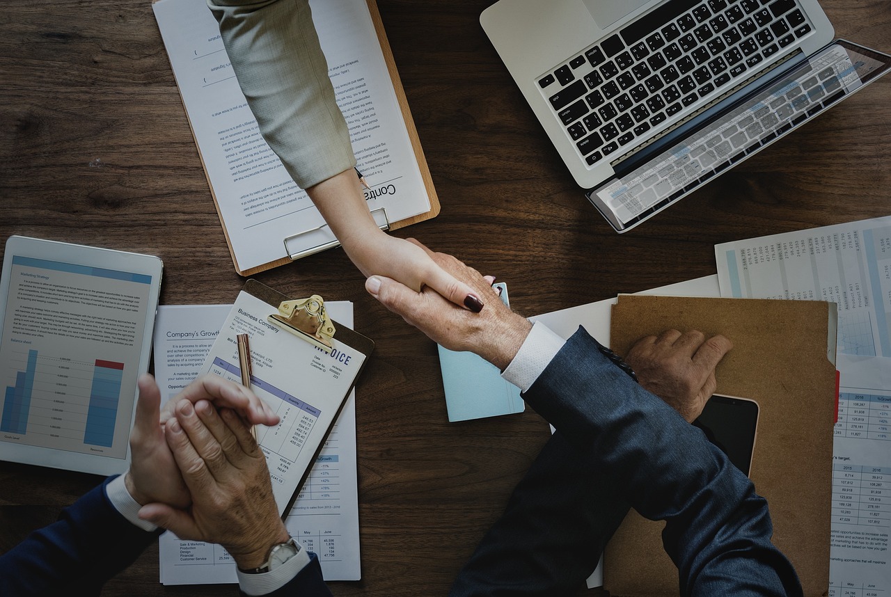 德意志銀行：美國(guó)企業(yè)違約率將因融資成本長(zhǎng)期高企而上升