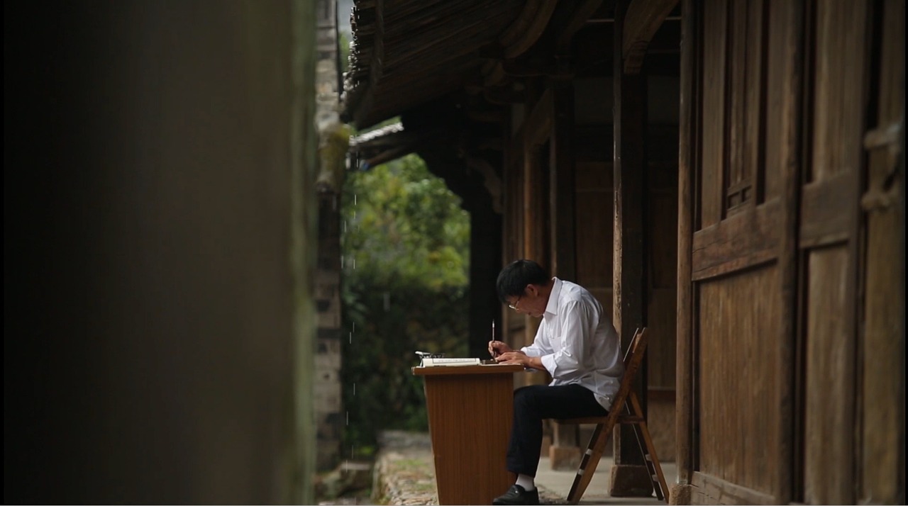 人民日報：“知世故”與“不世俗”